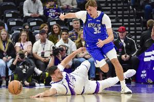 文班亞馬：已經看過很多弗拉格的集錦 一直喜歡他的比賽強度