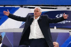 0-3不敵紐卡！多家葡媒聚焦穆里尼奧：用人不佳，“砌的墻倒了”