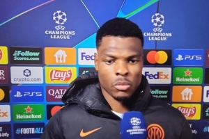 鄧弗里斯：我剛剛拿著冰袋？只是預(yù)防措施，比賽太多了