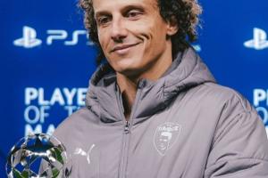 10人作戰(zhàn)近90分鐘零封！38歲大衛(wèi)-路易斯4射3正10解圍，獲歐冠MVP