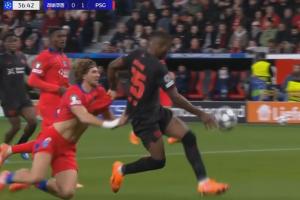 踢得有點臥底！巴黎后衛(wèi)扎巴爾尼兩次送點+拿到紅牌被罰下