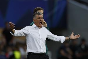 奧林匹亞科斯主帥談紅牌：當(dāng)球隊(duì)漸入佳境，有人把我們踢出比賽