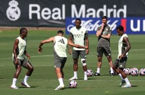 西甲海外賽取消，皇馬內(nèi)部慶祝：人民的勝利