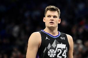 超進(jìn)化！凱斯勒有內(nèi)有外100%命中率 轟下22分9板4助2斷4帽！