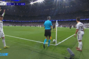 差一點，瓊阿梅尼禁區(qū)內(nèi)射門被卡盧盧擋出