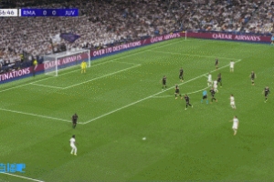 終于破僵！維尼修斯1v3突破射門中柱， 貝林厄姆補(bǔ)射破門