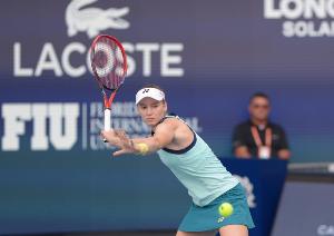 萊巴金娜東京首戰(zhàn)告捷，距入圍年終總決賽只差一勝