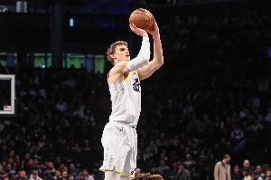 為何對位馬卡如此有挑戰(zhàn)性？小卡：他能投能突 能運球又能殺禁區(qū)