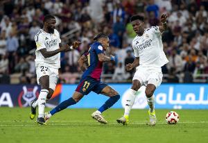 記者：看一場音樂會就夠貴了，但這場國家德比的門票比音樂會還貴