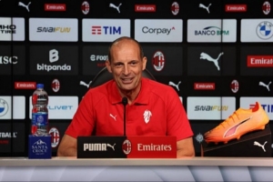 阿萊格里：我不需要改變?nèi)R奧 莫德里奇的視野與其他人不同