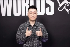 王多多：解說只是載體，真正要實現(xiàn)的是借助載體傳遞自己的思想