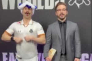 G2經(jīng)理和教練跳美美桑內(nèi)：oi就這么水靈靈的慶祝晉級