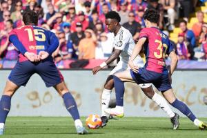 足壇最勢均力敵的宿敵對決！皇馬巴薩國家德比“咬”得有多緊？