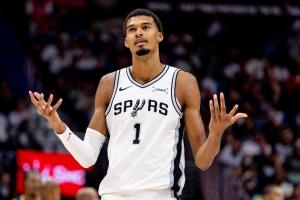 你覺得文班亞馬本賽季是否可能會拿下四雙？