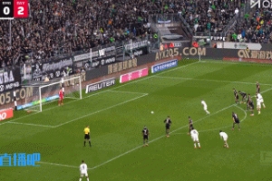 拜仁仍2球領(lǐng)先！比朔夫抱摔送點(diǎn)，門興球員點(diǎn)射擊中立柱彈出