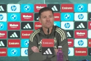 阿隆索：我不會談?wù)搧嗰R爾的言論，重要的是我們在球場上的表現(xiàn)