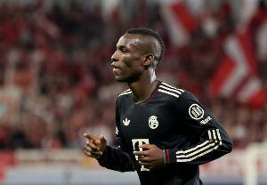 德媒預(yù)測(cè)拜仁vs門(mén)興首發(fā)：杰克遜突前，凱恩、迪亞斯、卡爾首發(fā)