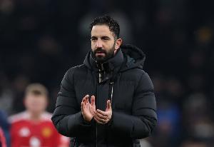 曼聯(lián)本賽季英超5個(gè)主場拿下4勝，也是2年來首次主場聯(lián)賽4連勝