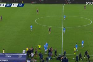 火藥味爆了勞塔羅與孔蒂場邊爆發(fā)沖突，被拉開后仍隔空對噴