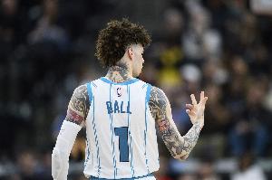 還不夠！拉梅洛-鮑爾18中8拿到27分9板8助3斷1帽 正負(fù)值+12