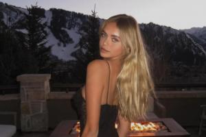 官宣戀情??辛納奪冠后感謝現(xiàn)場觀戰(zhàn)的女友，其女友是一名模特