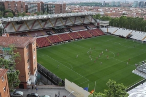 馬卡：因相關(guān)標(biāo)準(zhǔn)問題，巴列卡諾球場在西甲和歐戰(zhàn)采用兩種尺寸