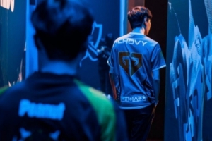 Peanut：在從前他有還弱點，但現(xiàn)在的Chovy可以說是無懈可擊