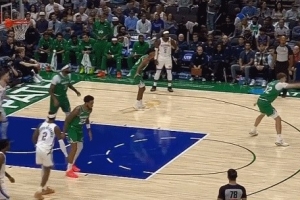 聽說你是狀元？切特外線單挑弗拉格 轉(zhuǎn)身上下步點飛防守投籃命中