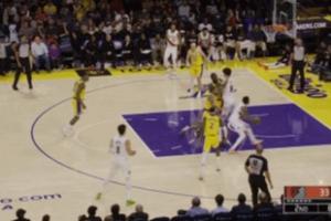 扎實的！楊瀚森掩護助隊友穩(wěn)穩(wěn)上籃命中！