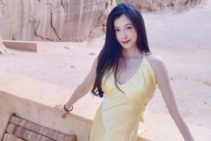 主持張小薇曬旅游照：沙特真的美的不像話(huà)，后勁太大