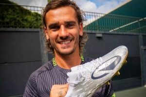 全球限量200雙！迪卡儂推出格列茲曼限量戰(zhàn)靴，致敬后者馬競200球