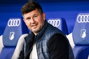 記者：克洛普非常渴望為薩爾茨堡紅牛引進霍芬海姆總監(jiān)?？藸? >
                                        </div>
                                    </div>
                                    <div   id=