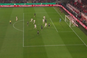 拜仁因誤判獲利！埃貝爾：擔憂邊裁能力退化，支持更早啟用VAR