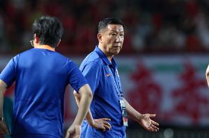 唐田談崔康熙：參加洲際比賽方面，我們和崔導(dǎo)永遠(yuǎn)是國家利益第一