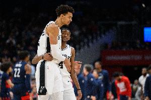 Skip：馬刺5勝0負(fù)歸功于文班的身高技術(shù)優(yōu)勢(shì) ?？怂惯€不在呢