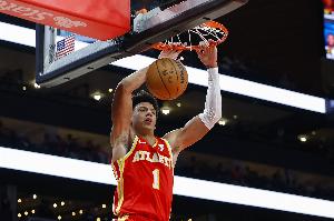 準(zhǔn)三雙！杰倫-約翰遜16中9貢獻(xiàn)22分13板8助2斷1帽 正負(fù)值+13