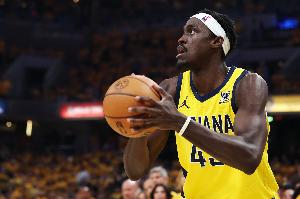 挑大梁！西亞卡姆半場9中5拿到17分4板4助 罰球8中5