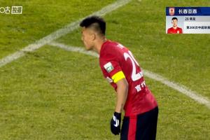 37歲譚龍下半場(chǎng)替補(bǔ)登場(chǎng)，迎來(lái)個(gè)人職業(yè)生涯第200場(chǎng)中超