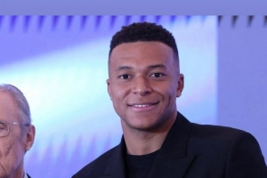 榜樣！伊桑-姆巴佩祝賀哥哥領取歐洲金靴獎：為你驕傲