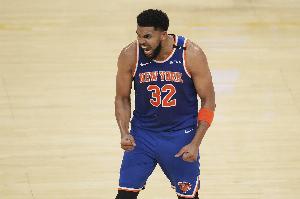 終于醒了！唐斯第三節(jié)6中4&7罰全中砍下15分5籃板 帶隊(duì)追分！