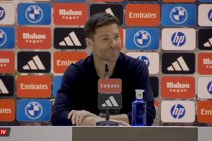 賽前不在安菲爾德訓練，阿隆索：這樣就不會被200臺攝像機拍