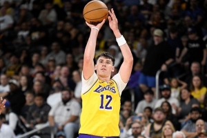 張佳瑋：今天改變局勢的是拉拉維亞 他是當(dāng)下湖人陣容里的潤滑劑