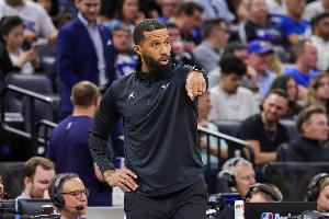 太準了！黃蜂首節(jié)三分球13中7&命中率超五成 轟39分領先爵士14分