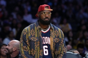 徐靜雨：我是鐵桿詹密 他角色球員化了&再領(lǐng)頂薪在哪兒都無法奪冠