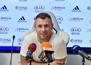 卡薩諾：總是有人批評孔蒂，但那不勒斯目前克服困難排在意甲榜首