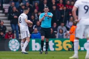 英超第11輪裁判安排：卡瓦納主裁曼城VS利物浦，巴羅特執(zhí)法曼聯(lián)