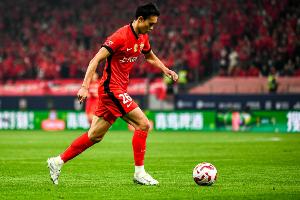 記者談海港失利：球隊板凳深度不夠，三個位置需引進合格輪換球員