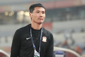 記者：邵佳一至少對年輕人挺認可，接下來就看國足名單如何確定