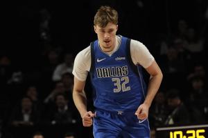 最后時(shí)刻有擔(dān)當(dāng)！弗拉格錯(cuò)失空位追平干拔 全場得到20分9板3斷2帽