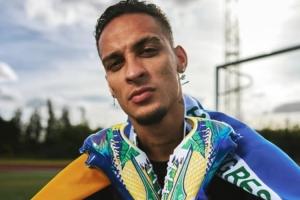 致敬F1巴西大獎(jiǎng)賽！馬卡：安東尼將穿與F1聯(lián)名的戰(zhàn)靴出戰(zhàn)明日比賽